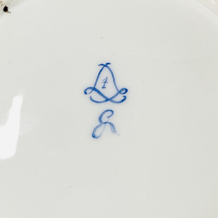 Sèvres - Saladier à mortier à décor de bouquets de fleurs - XVIIIe siècle