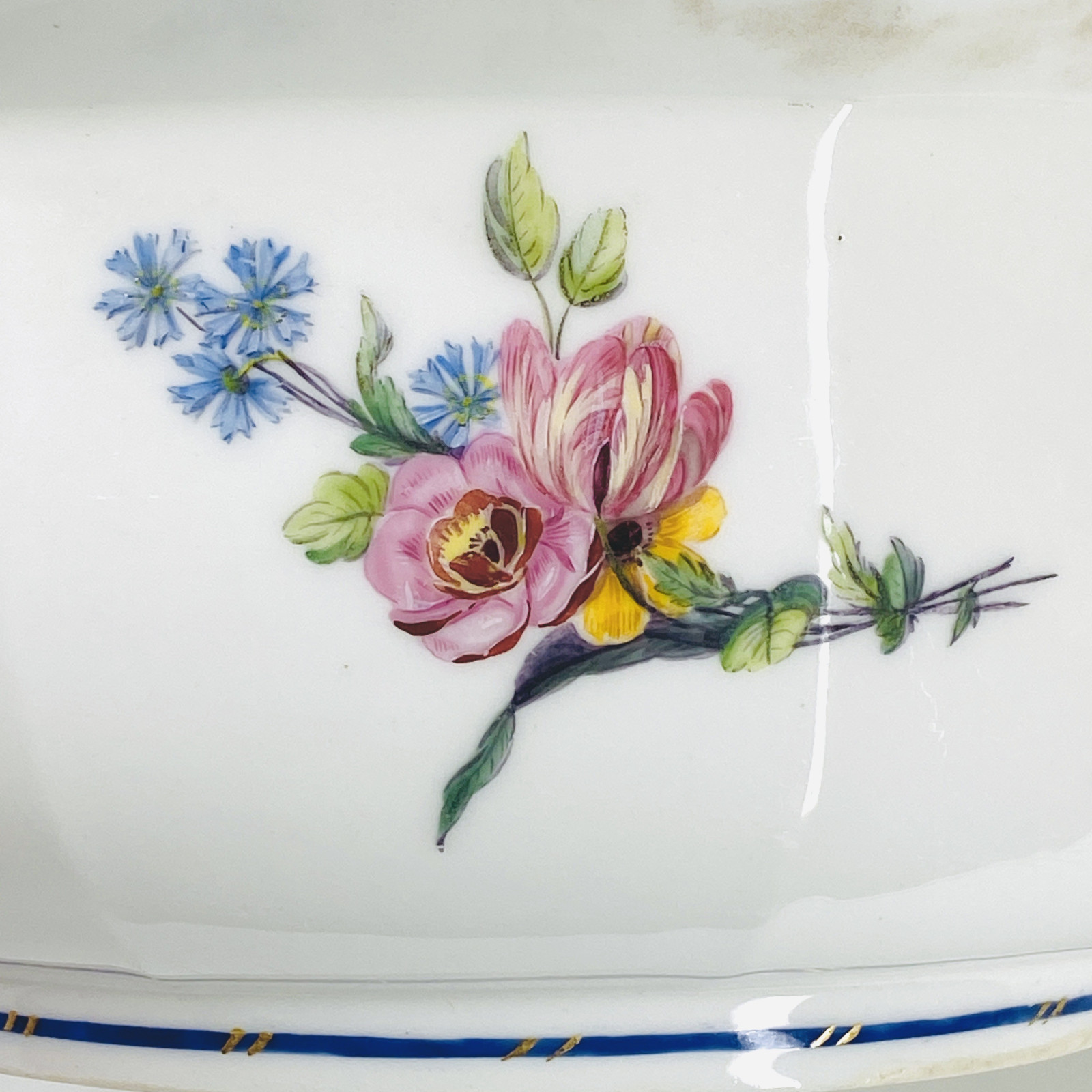 Sèvres - Salad bowl decorated with bouquets of flowers - Eighteenth century