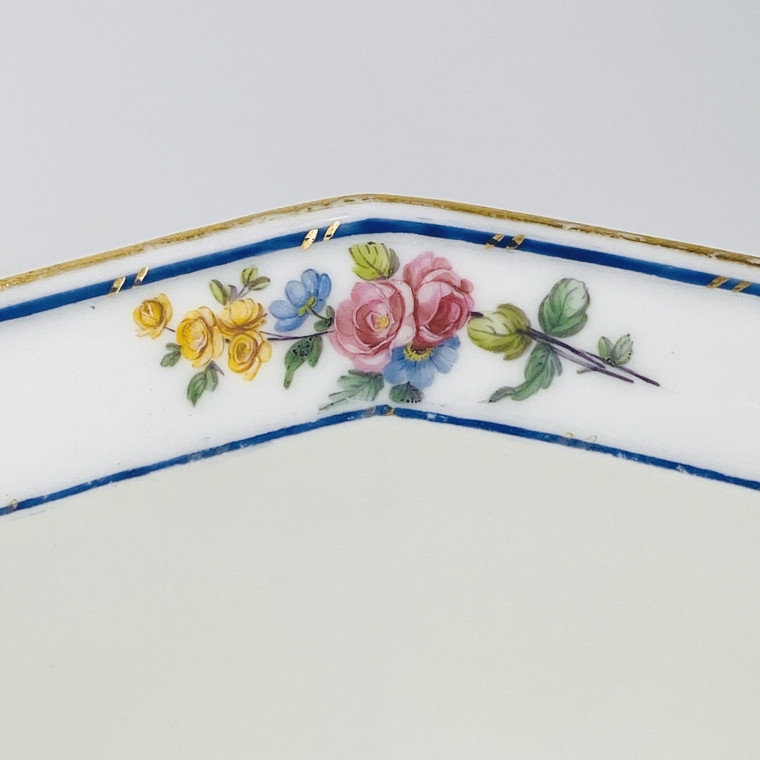 Sèvres - Saladier à mortier à décor de bouquets de fleurs - XVIIIe siècle