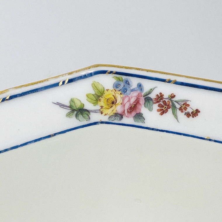 Sèvres - Saladier à mortier à décor de bouquets de fleurs - XVIIIe siècle