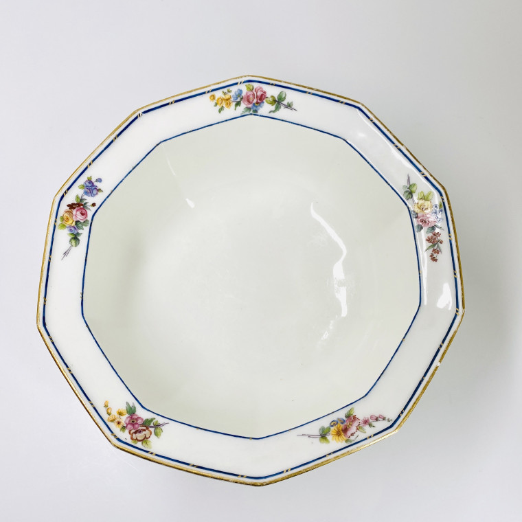 Sèvres - Saladier à mortier à décor de bouquets de fleurs - XVIIIe siècle