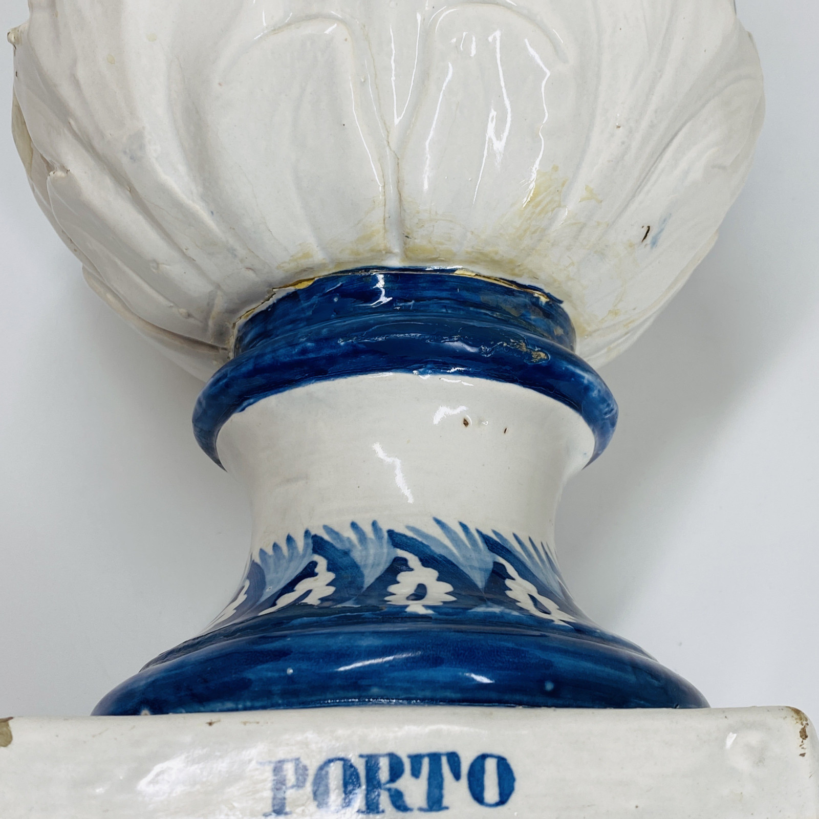 Portugal - Pomme de pin en faïence de Porto - XIXe siècle