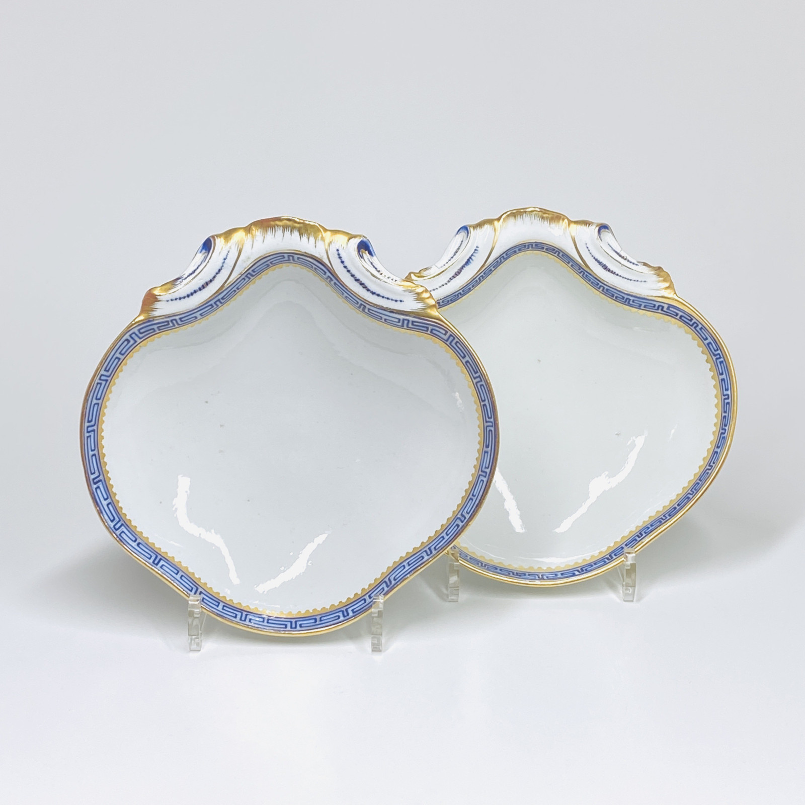 Tournai - Pair of compotes in the shape of a shell - Eighteenth century