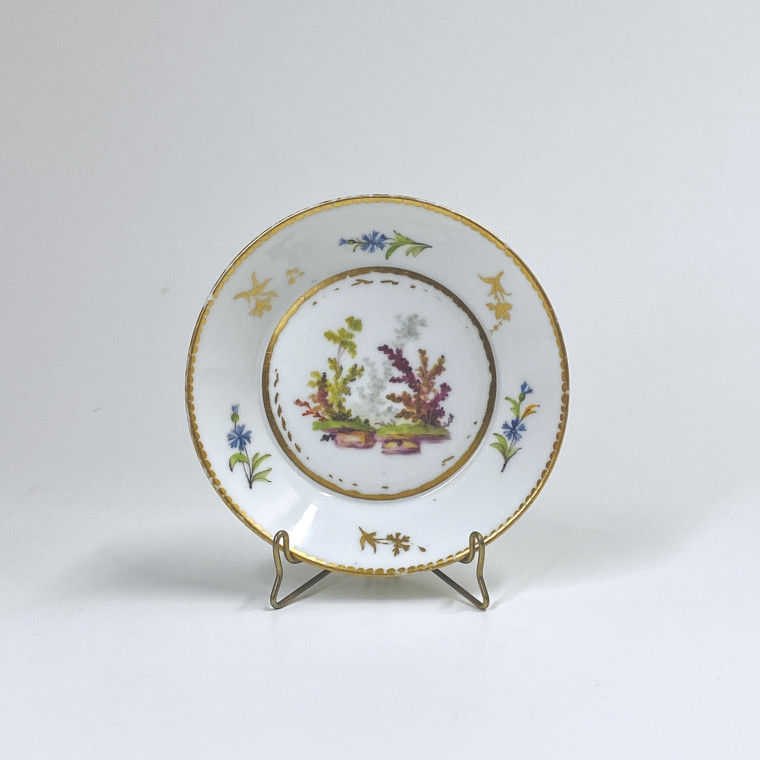 Sèvres - Tasse litron à décor de coeurs enflammés - XVIIIe siècle