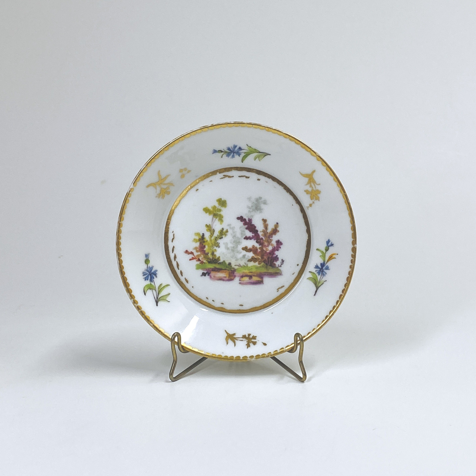 Sèvres - Tasse litron à décor de coeurs enflammés - XVIIIe siècle