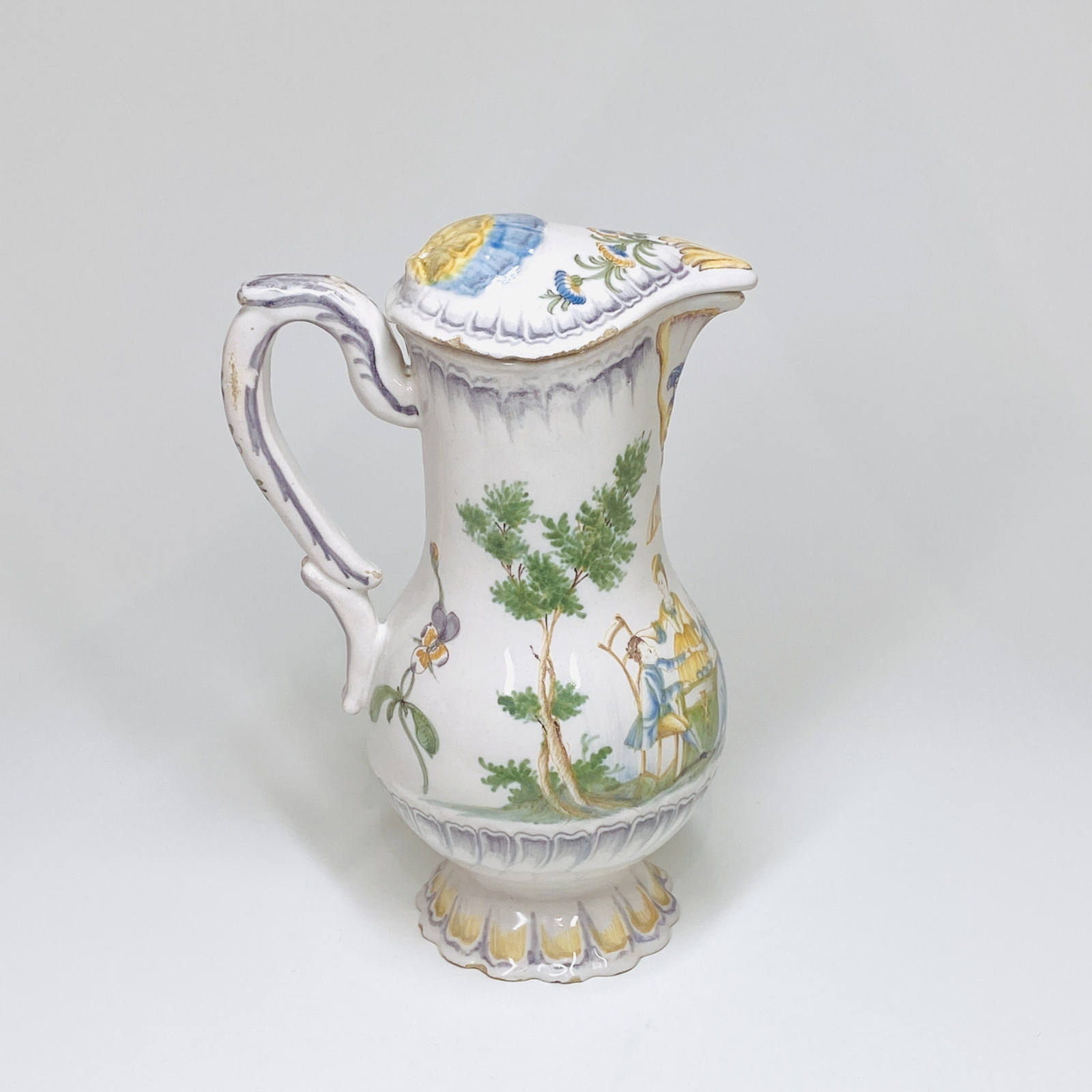 Varages - Rare pichet décoré d'une scène représentant "Le contrat mariage" - XVIIIe siècle