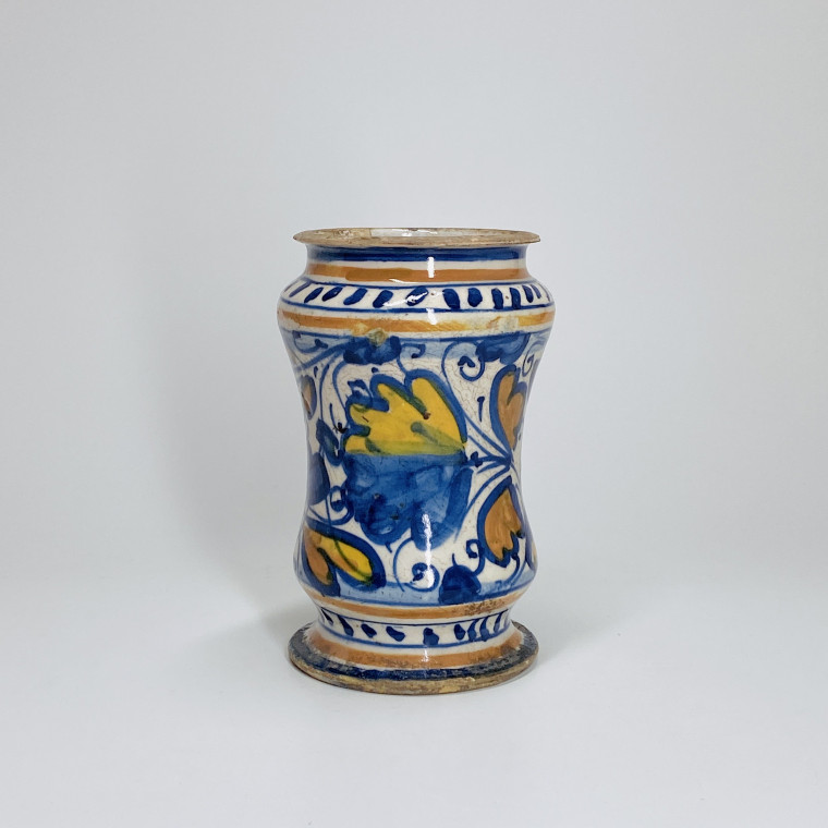 Lyon - Small majolica albarello - Sixteenth century - SOLD