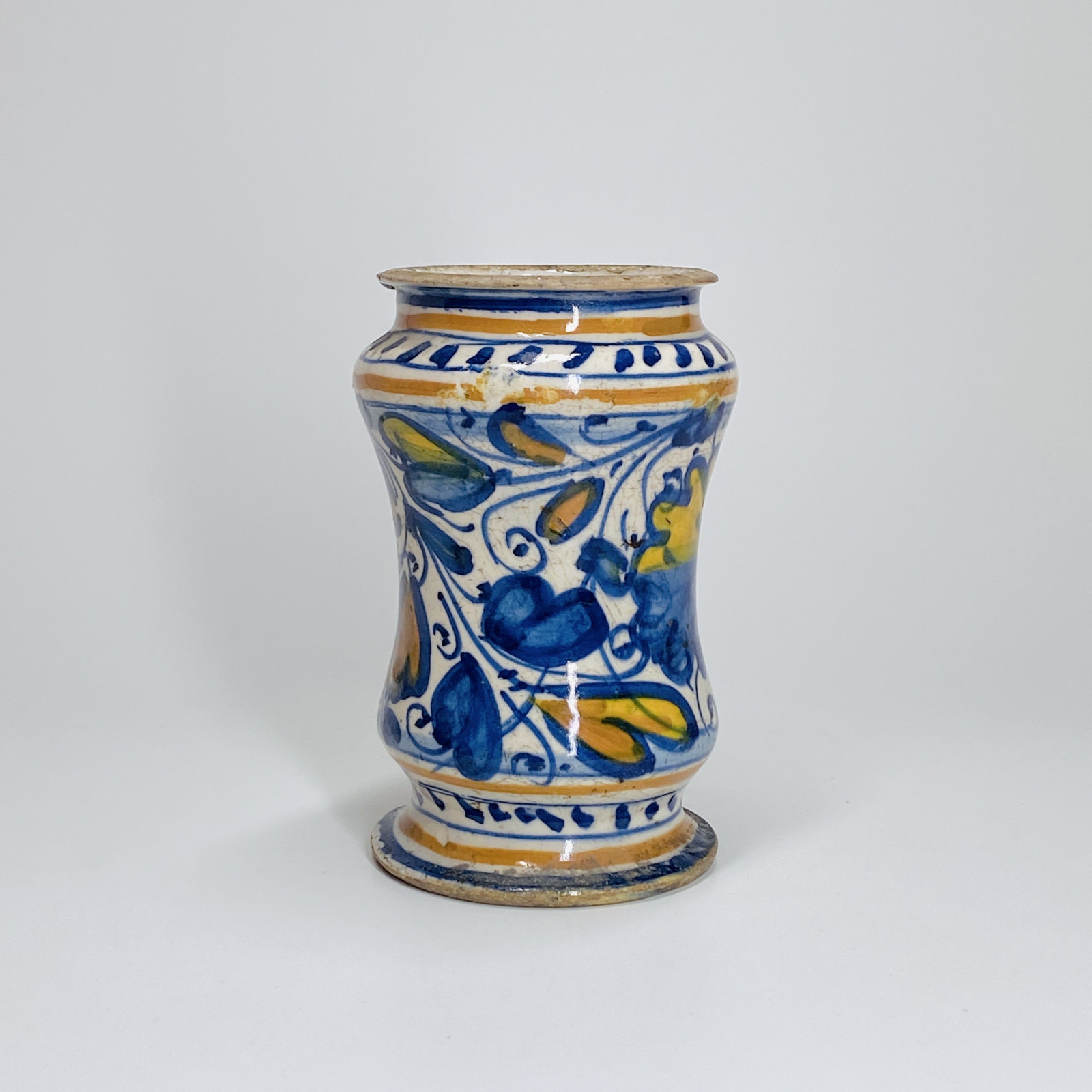 Lyon - Small majolica albarello - Sixteenth century - SOLD