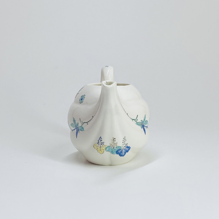 Chantilly – Théière en porcelaine tendre à décor Kakiemon – Vers 1740