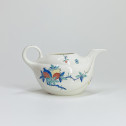 Chantilly - Soft porcelain teapot with Kakiemon decoration - Circa 1740