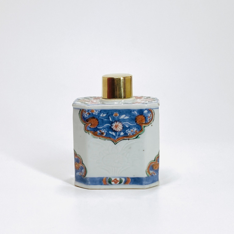 China - Tea caddy with Imari decoration - Kangxi period (1662-1722)