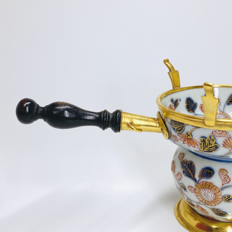 Japan - Small stove with Imari decoration - Eighteenth century