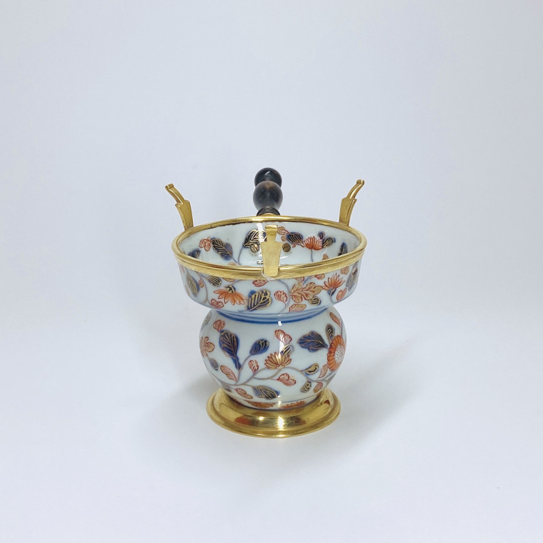 Japan - Small stove with Imari decoration - Eighteenth century