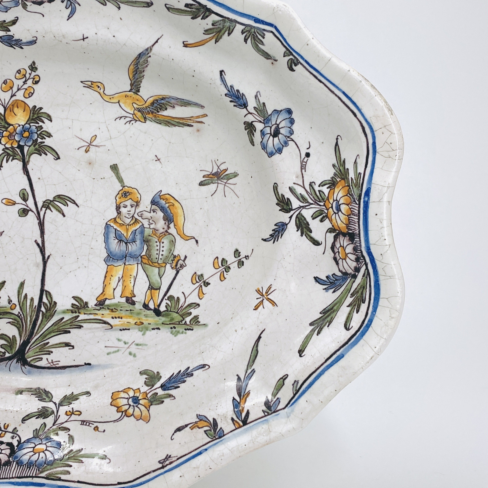 Lyon - Dish decorated with grotesques - Eighteenth century