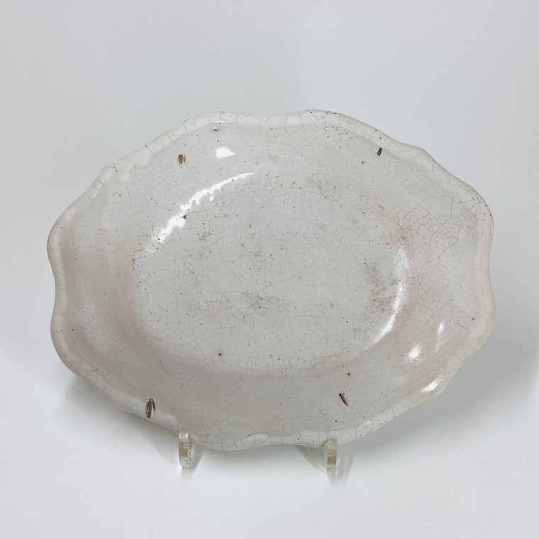 Lyon - Dish decorated with grotesques - Eighteenth century