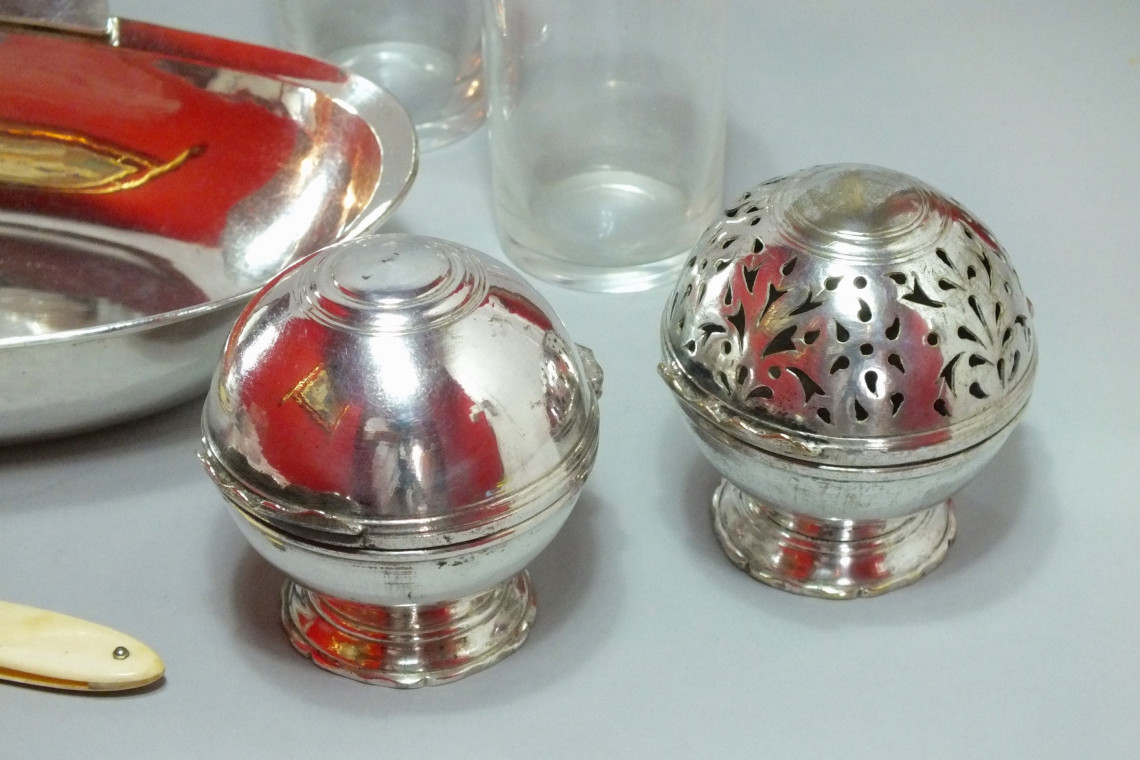 Large travel package - By 1800