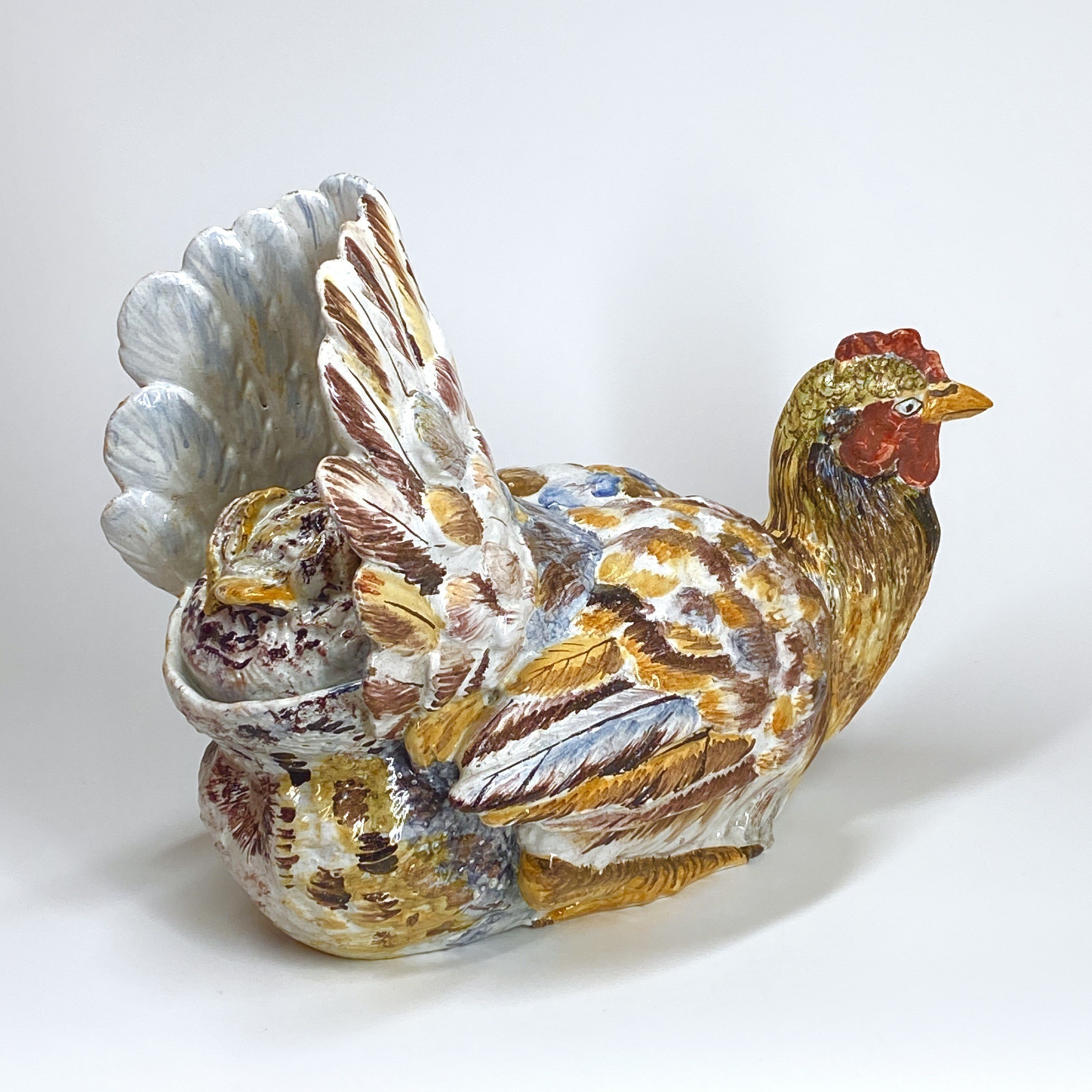 Terrine en trompe-l'oeil en forme de poule - Fin du XVIIIe siècle