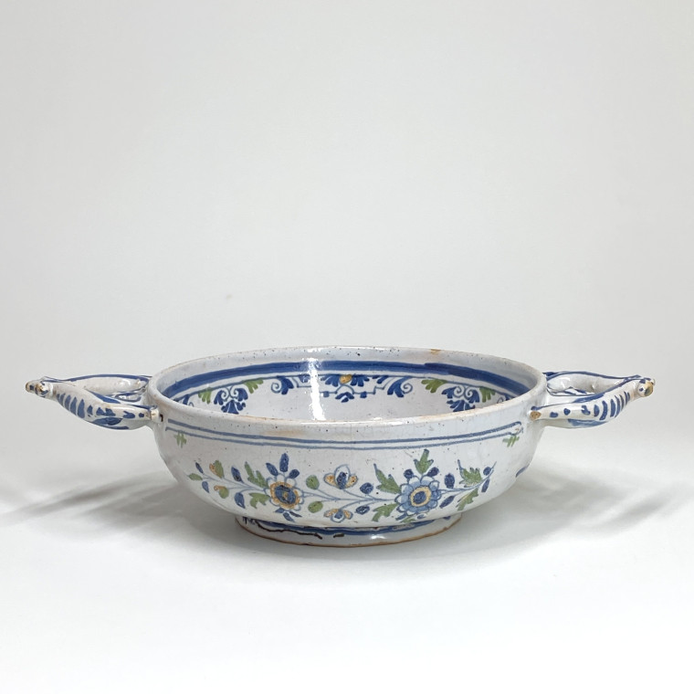 Moulins -  Grande écuelle patronymique - Datée 1760