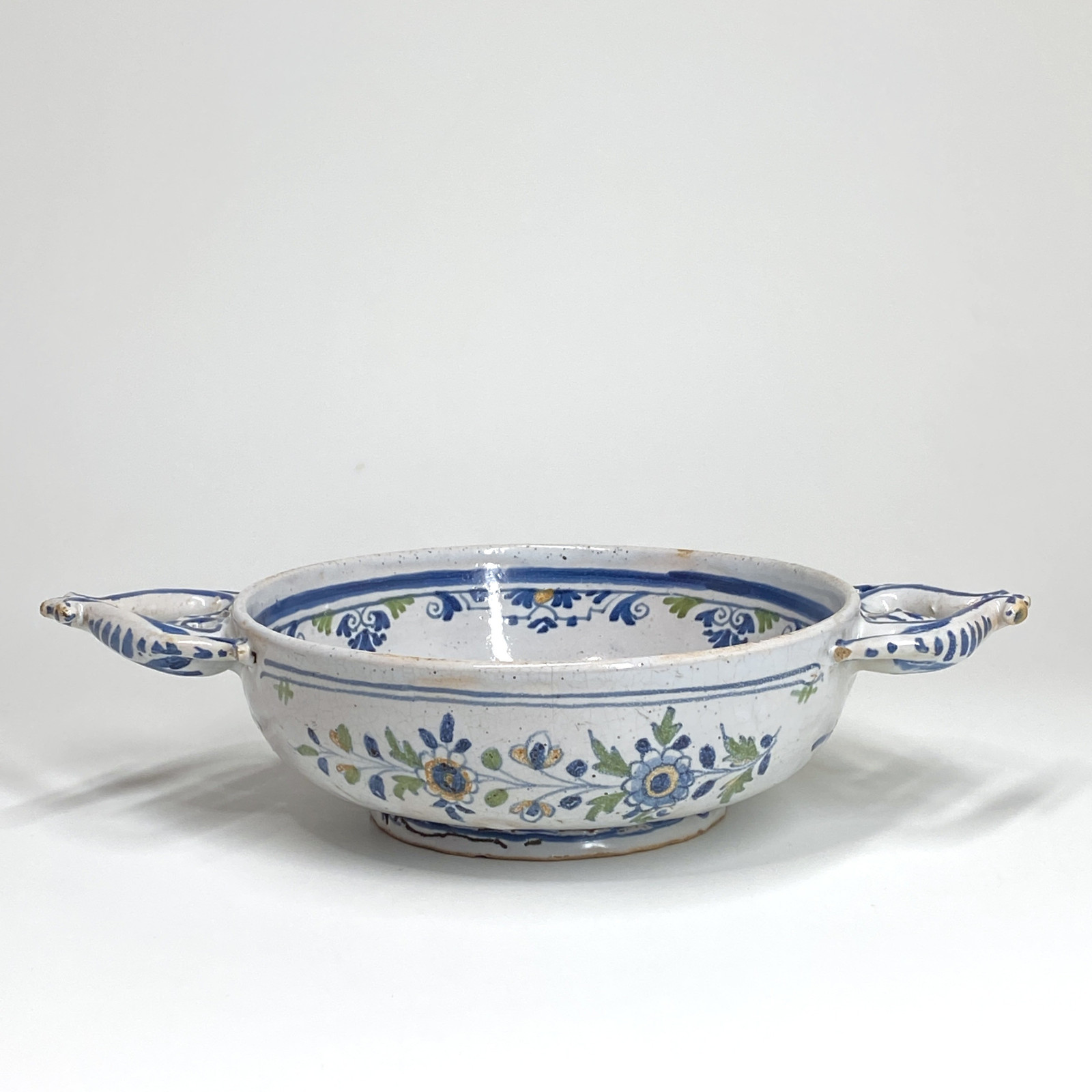 Moulins -  Grande écuelle patronymique - Datée 1760