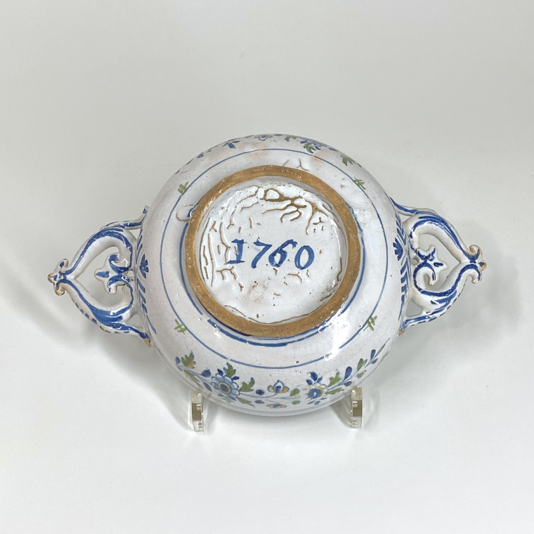 Moulins -  Grande écuelle patronymique - Datée 1760