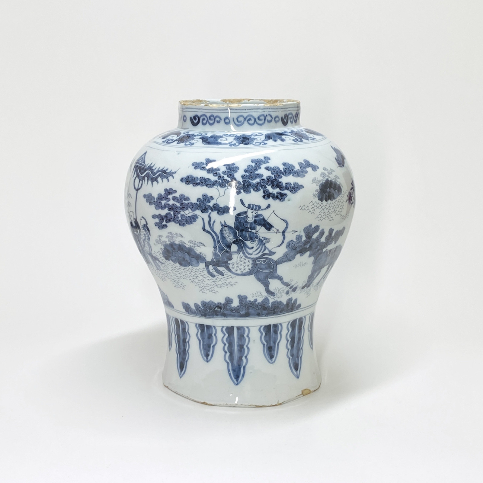 Delft - Deux potiches à décor aux chinois - Fin du XVIIe siècle