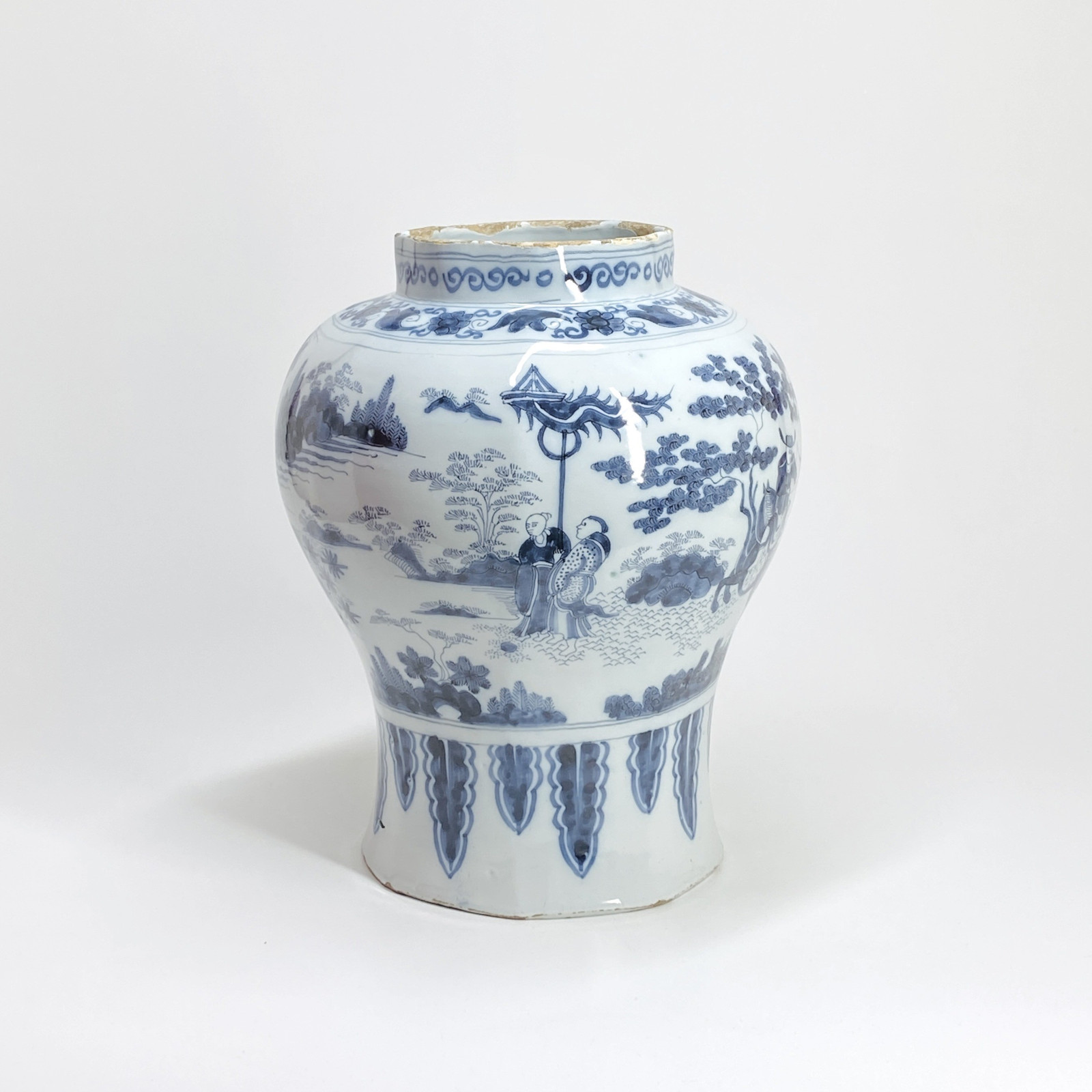 Delft - Deux potiches à décor aux chinois - Fin du XVIIe siècle