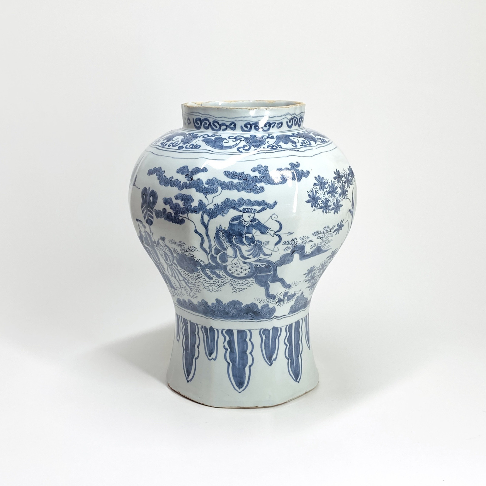 Delft - Deux potiches à décor aux chinois - Fin du XVIIe siècle