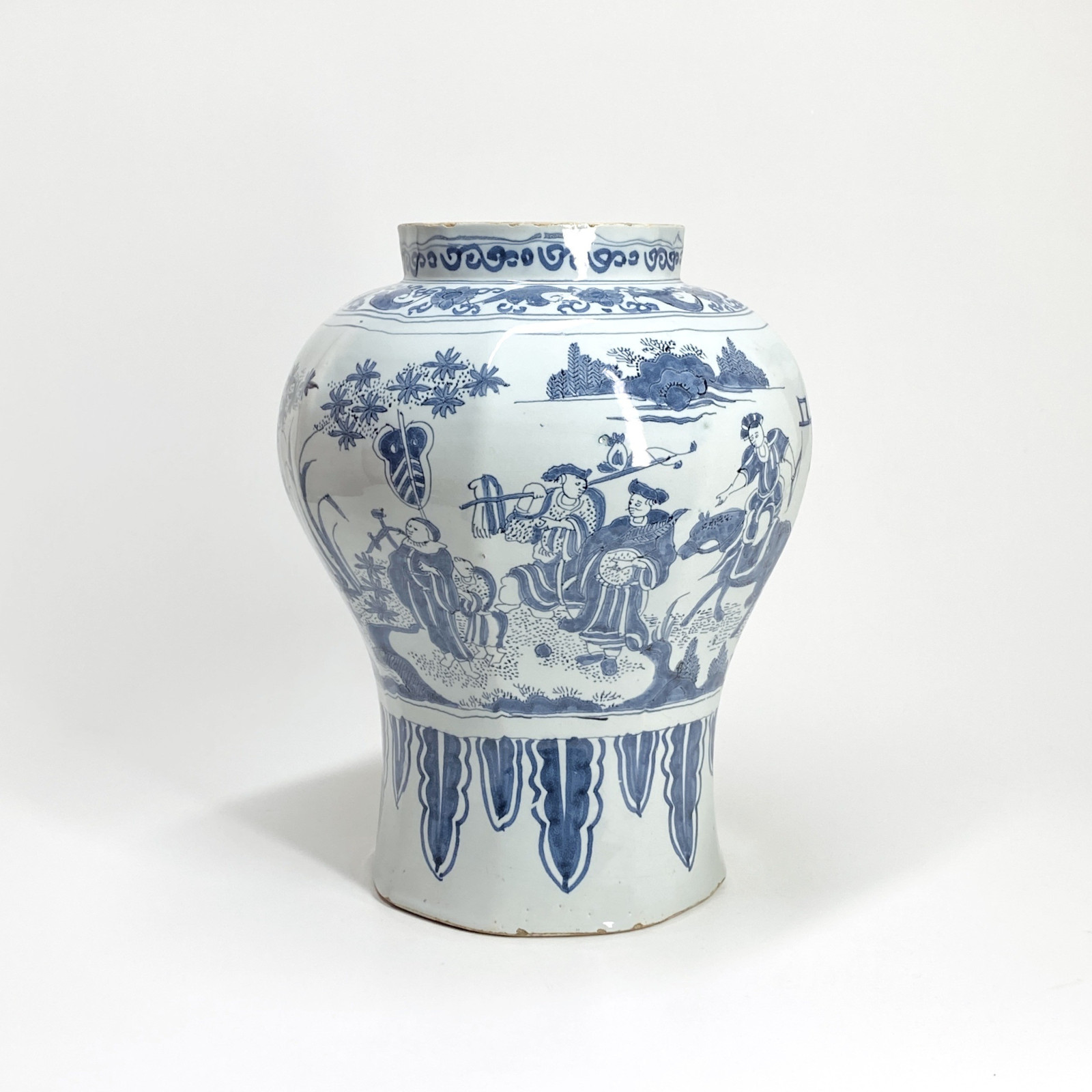 Delft - Deux potiches à décor aux chinois - Fin du XVIIe siècle