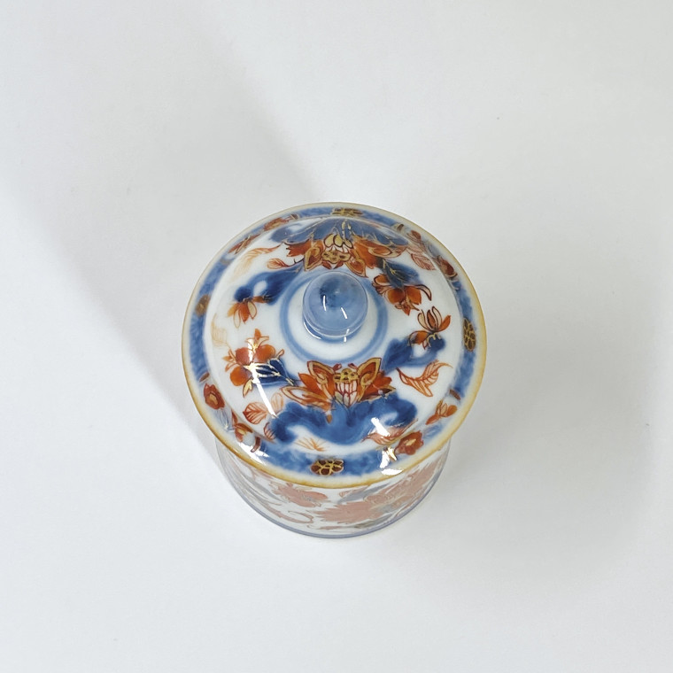 China - Ointment jar with Imari decoration - Eighteenth century