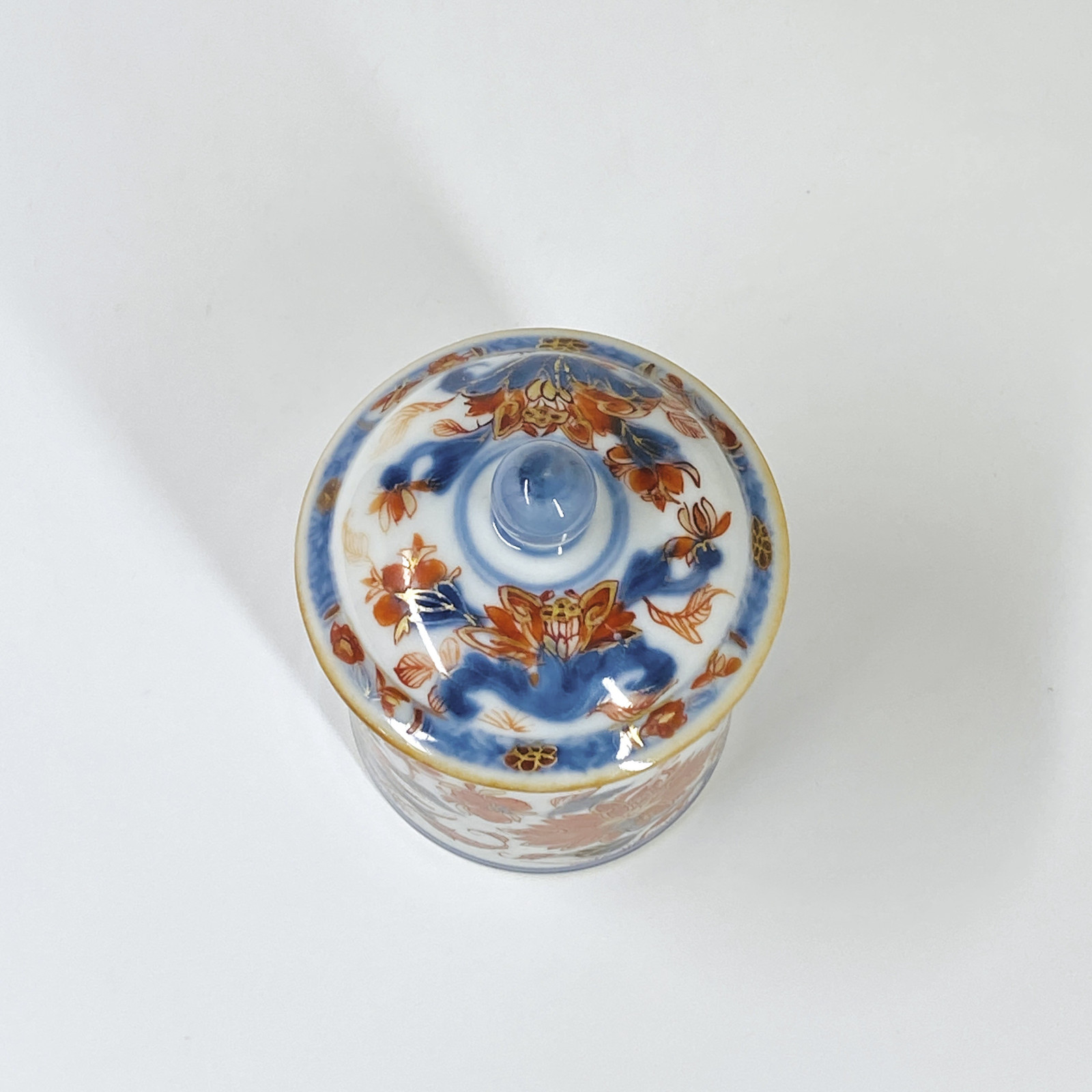China - Ointment jar with Imari decoration - Eighteenth century