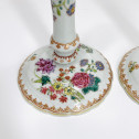 Rare paire de bougeoirs de la compagnie des Indes d’époque Qianlong (1735-1796)