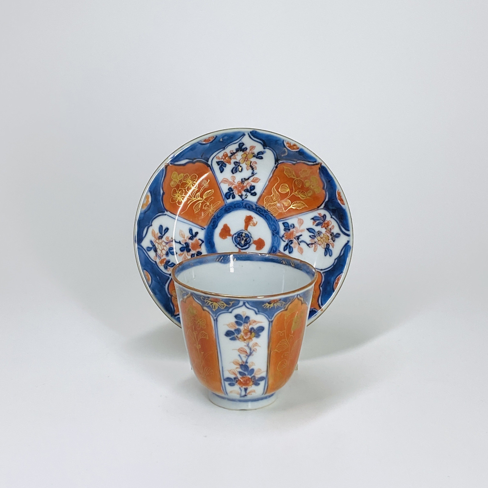 China - Goblet and its saucer with Imari decoration - Eighteenth century