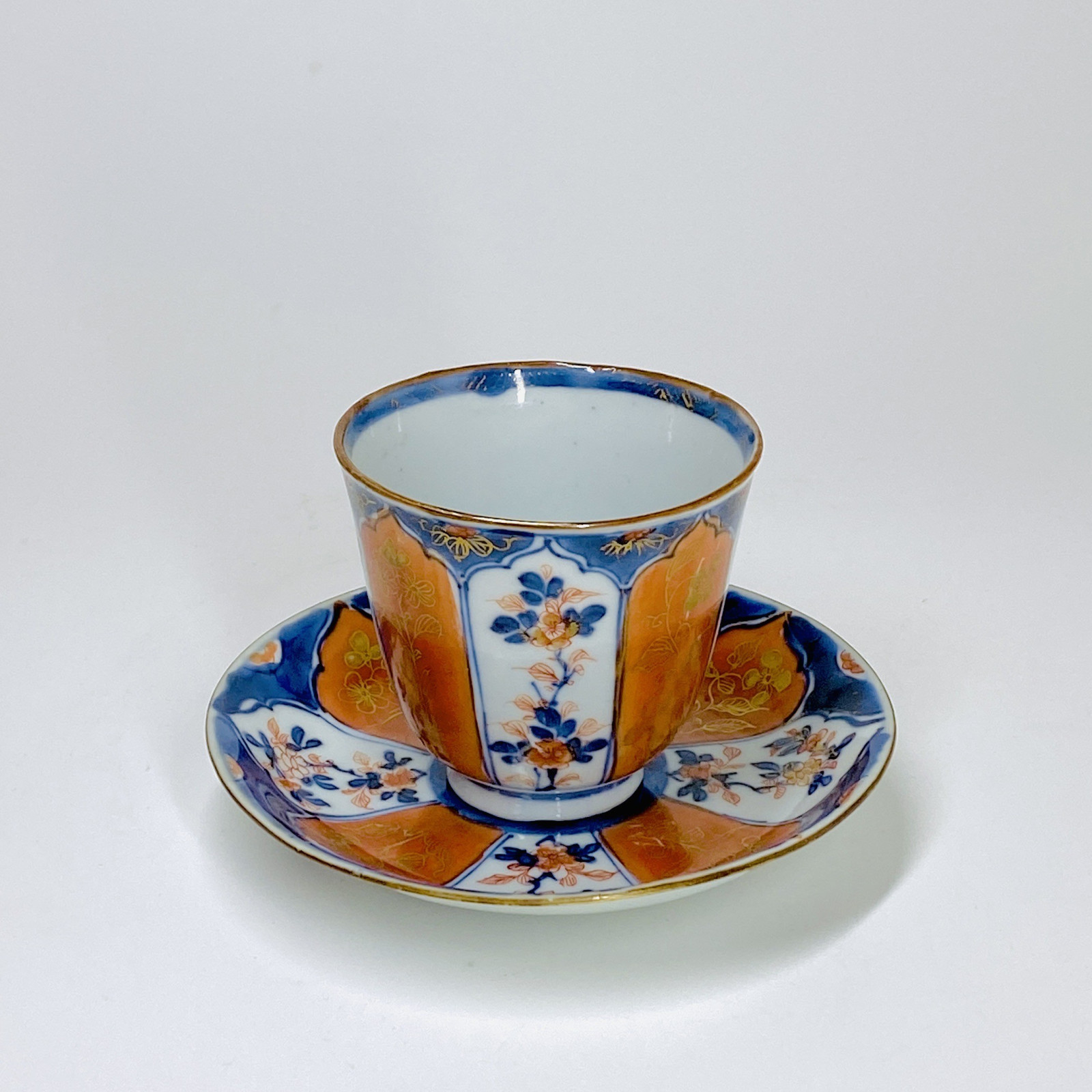 Chine - Gobelet et sa soucoupe à décor Imari - XVIIIe siècle