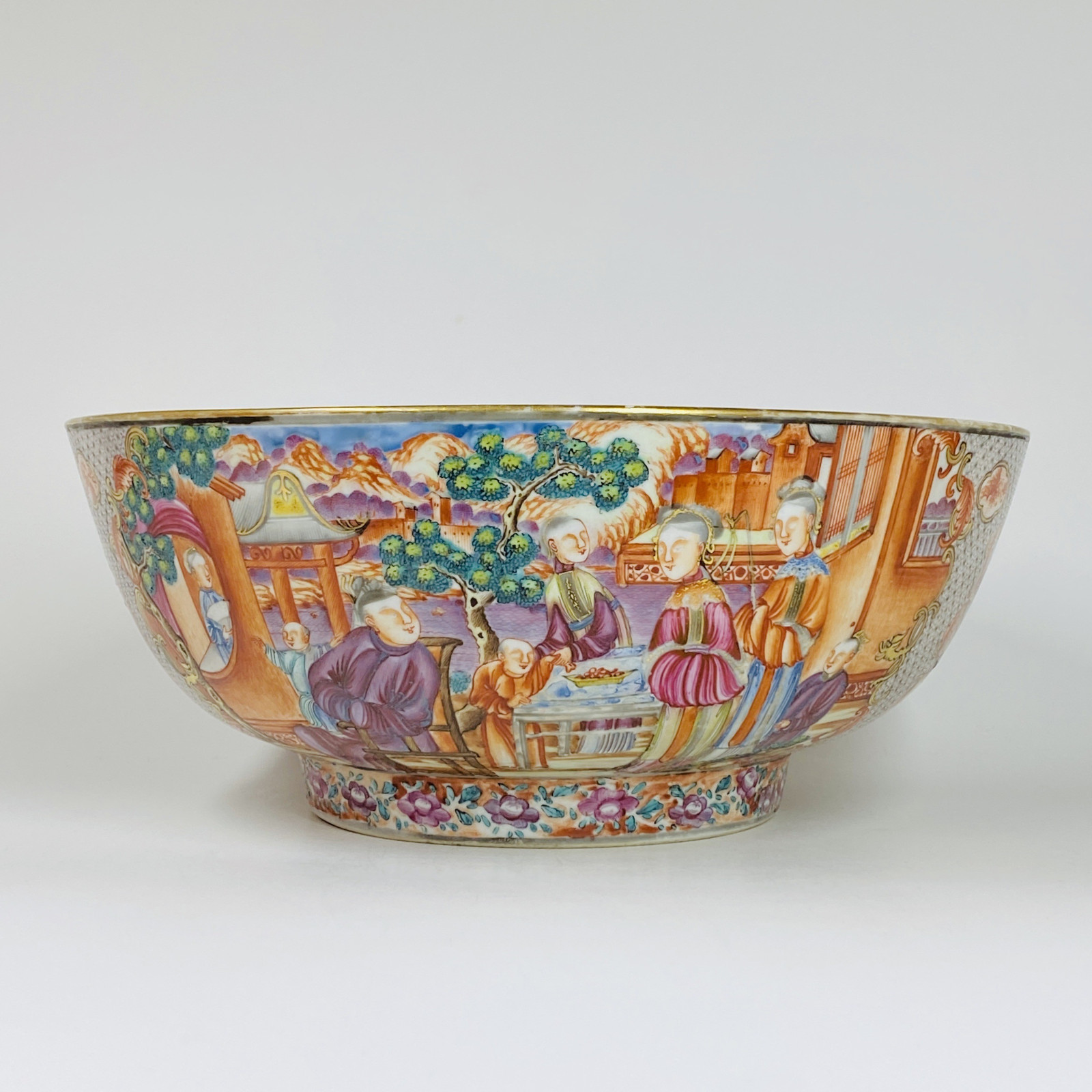 China - India Company porcelain punch bowl - Qianlong period 1736 - 1795
