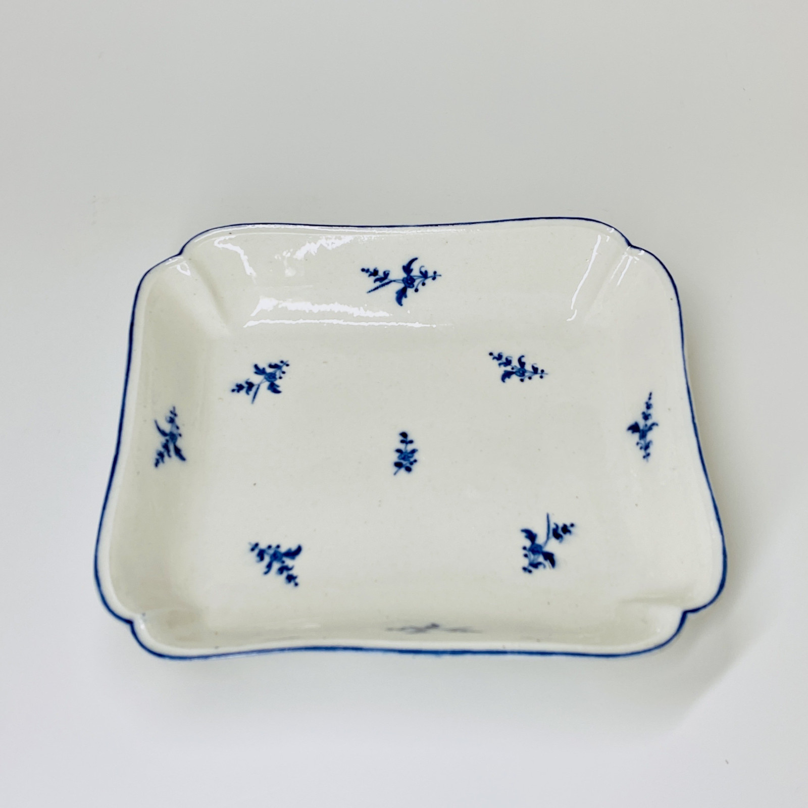 Arras - Rectangular dish in soft porcelain - Eighteenth century