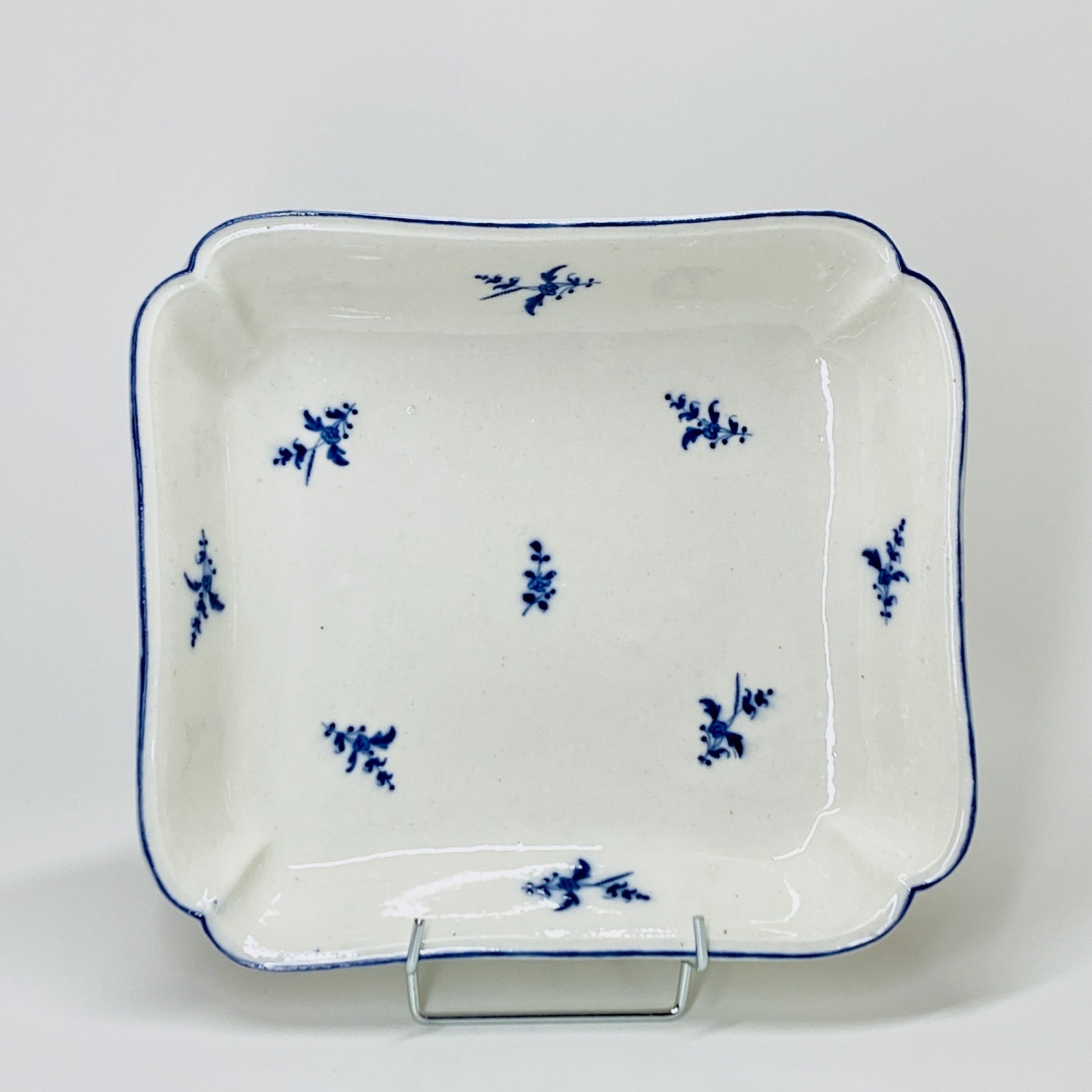 Arras - Rectangular dish in soft porcelain - Eighteenth century
