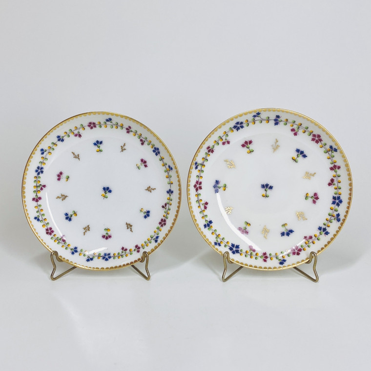 Nyon - Paire de tesse à décor aux barbeaux - XVIIIe siècle