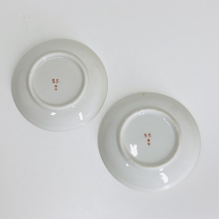 Nyon - Paire de tasses à décor aux barbeaux - XVIIIe siècle