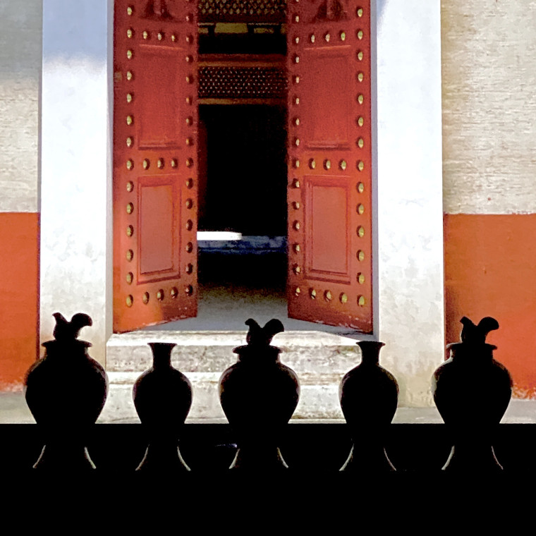 Garniture en porcelaine du Japon à décor Imari - Arita - Début du XVIIIe siècle