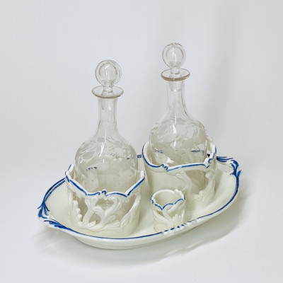 Porte-huilier en porcelaine tendre d’Arras - XVIIIe siècle
