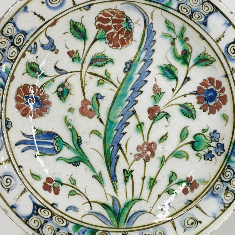 Iznik - Plat Tabak à la palme Saz - Fin du XVIe