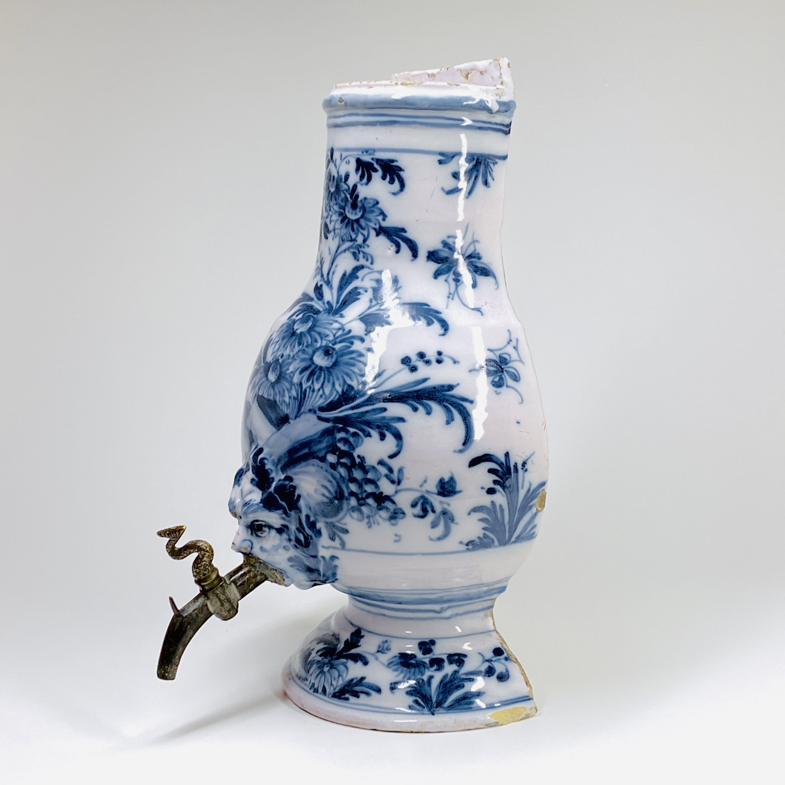 Lyon earthenware fountain - Eighteenth century
